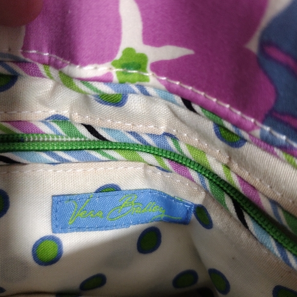 Vera Bradley Handbag in Sateen - Picture 5 of 5